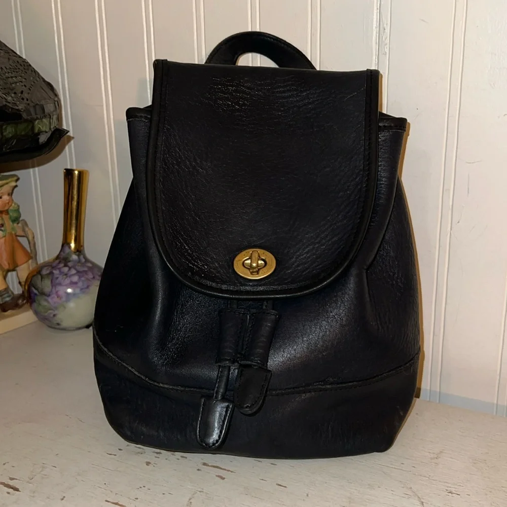 Coach Vintage Legacy 9960 blue Leather Brass Hardware Top Handle Flap Backpack